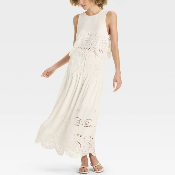 Eyelet Skirt - Picture 3 of 4